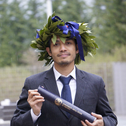 phdHolder Image